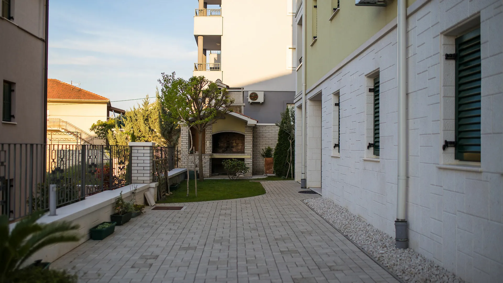 Apartments Villa Novak 1 Donji Okrug
